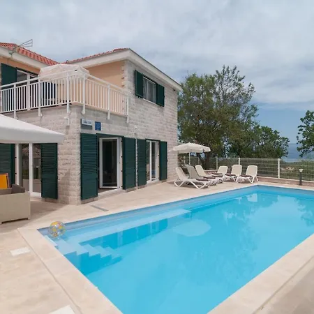 Tin Luxury On Brac, Private Pool Villa Škrip